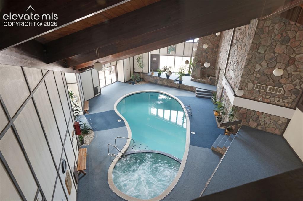 Image 24 of 27: Pool
