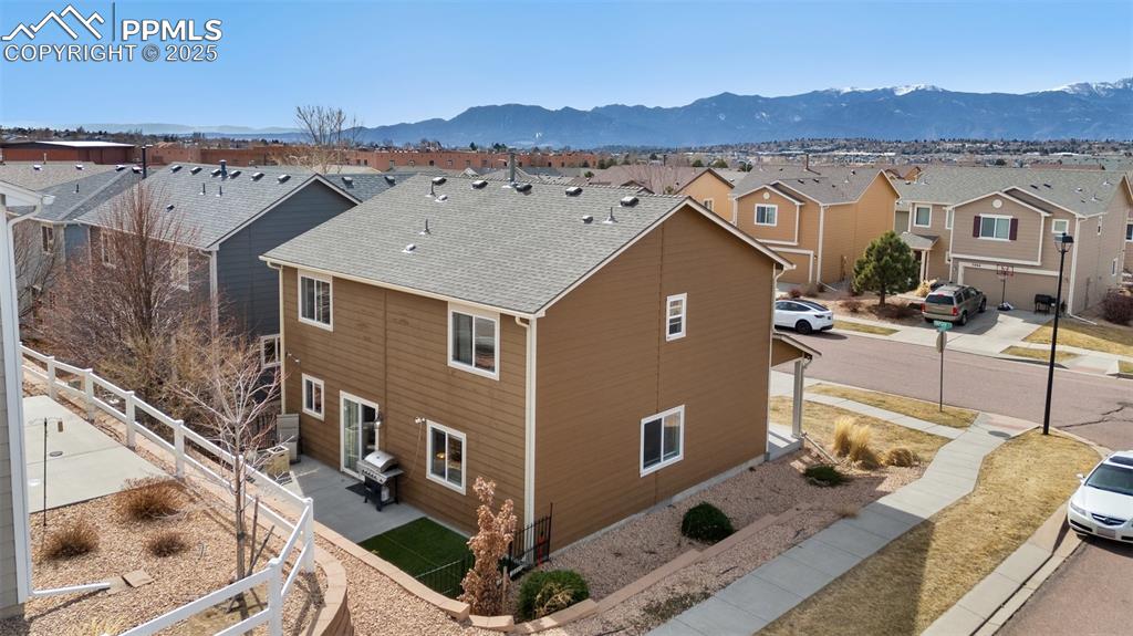 Image 15 of 17: Great Corner Lot Home With
Walking Trails Near By