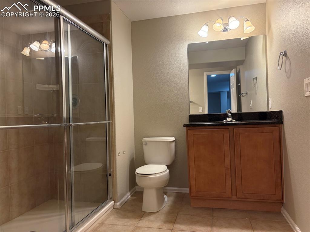 Image 36 of 47: Bathroom