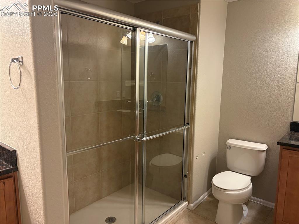 Image 38 of 47: Bathroom