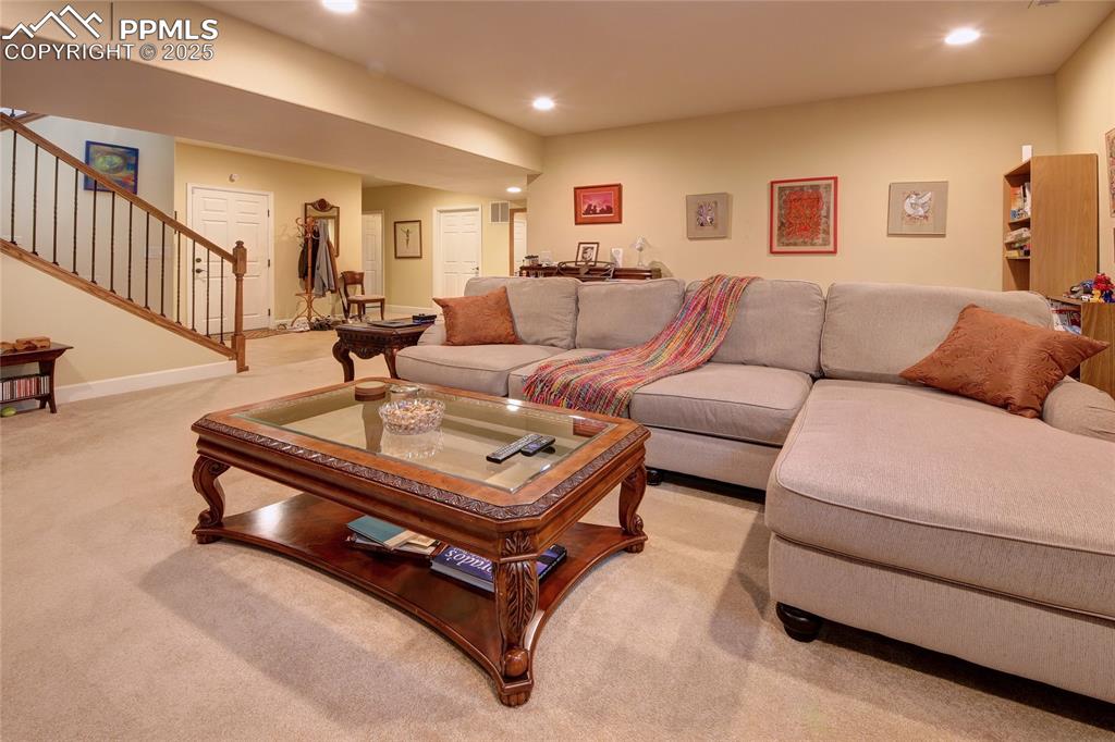 Image 24 of 36: Family Room