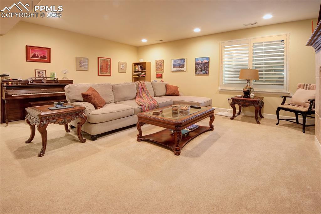 Image 26 of 36: Family Room