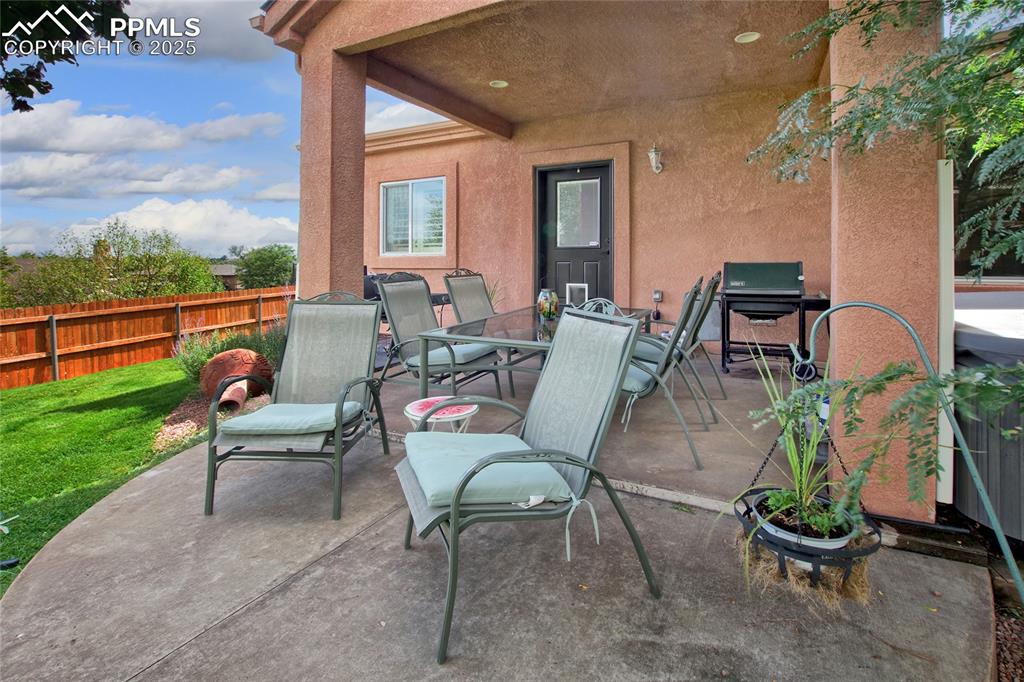 Image 35 of 36: Patio