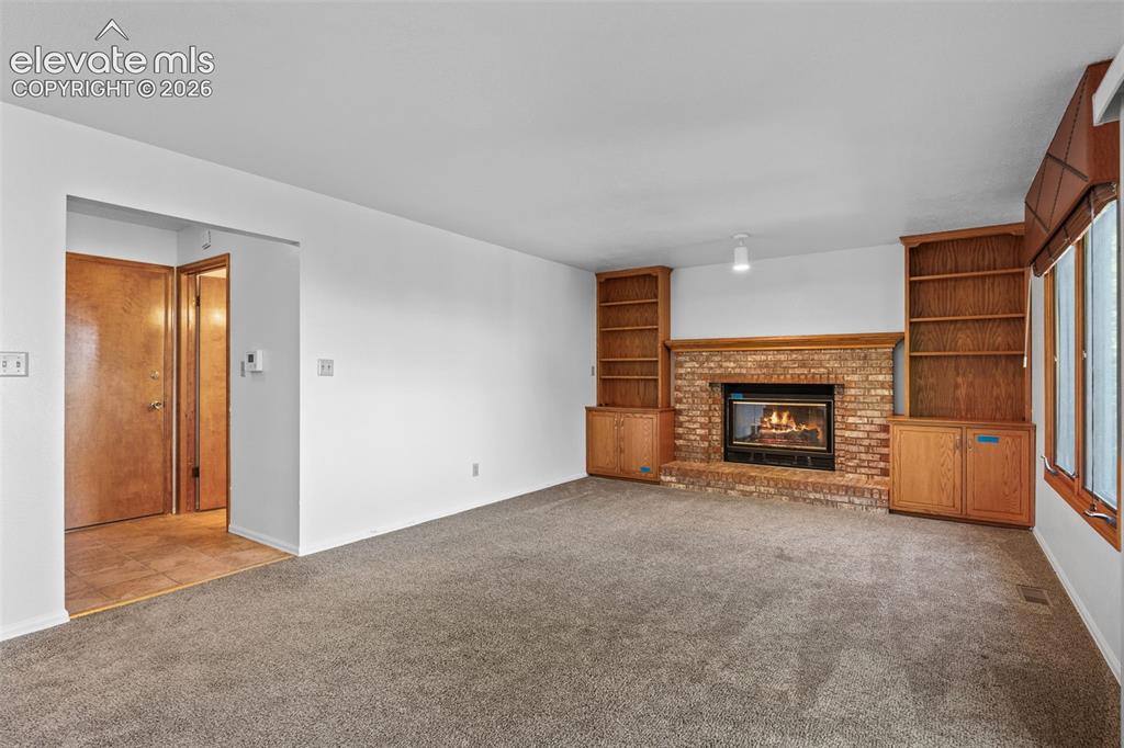 Image 18 of 50: Family Room