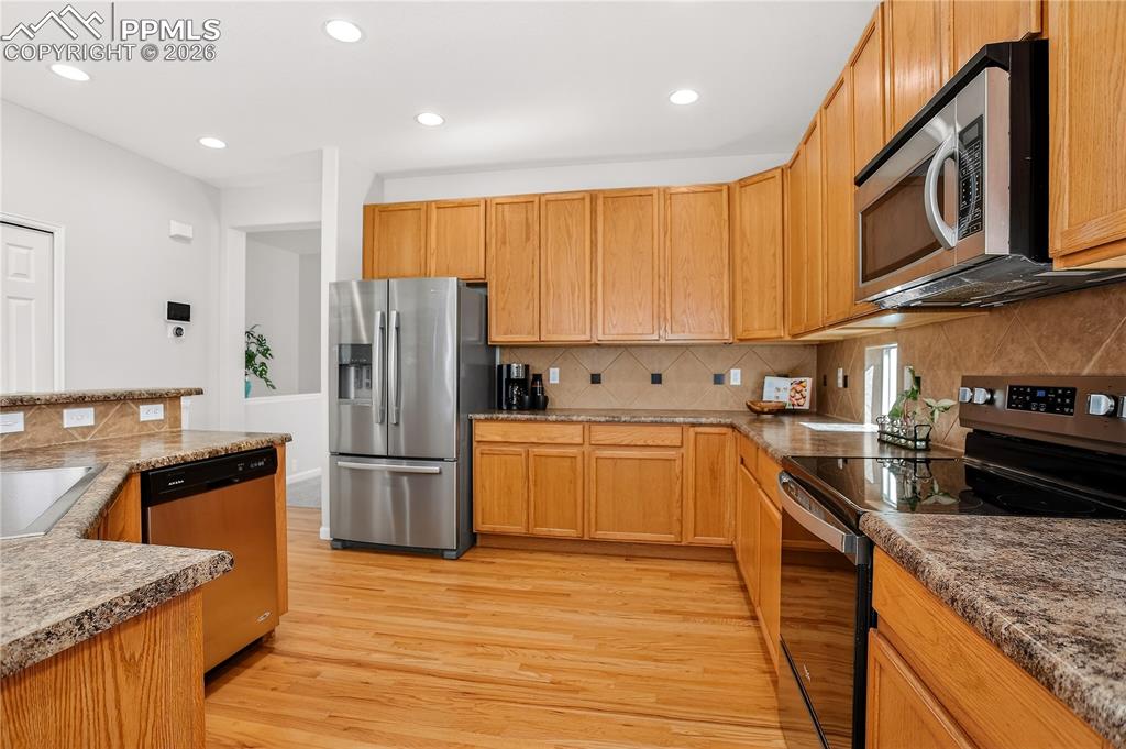 Image 7 of 20: SS appliances