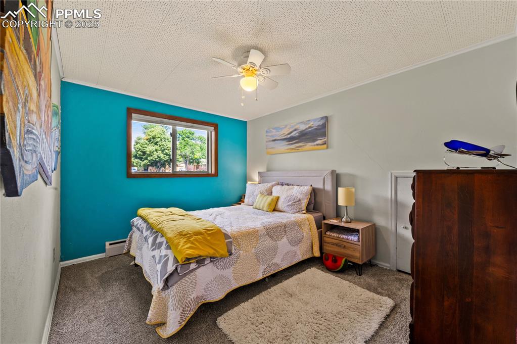 Image 9 of 21: Bedroom