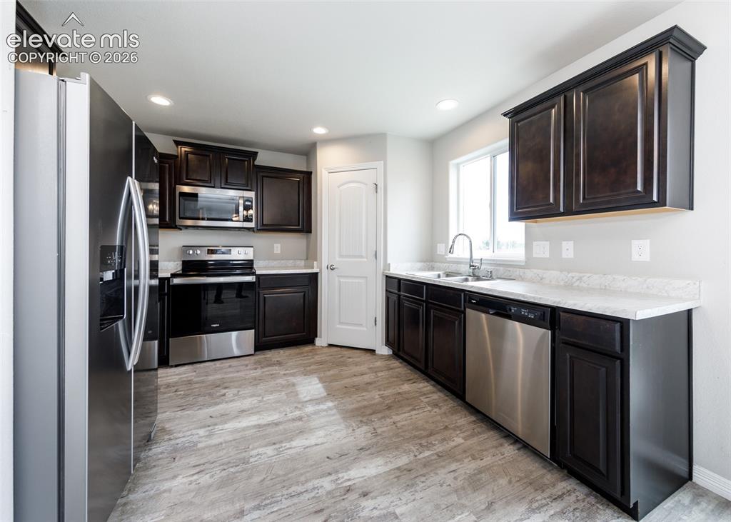 Image 11 of 38: Kitchen