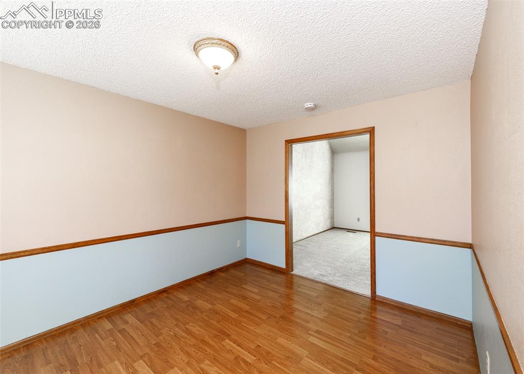 Image 14 of 34: Dining Room