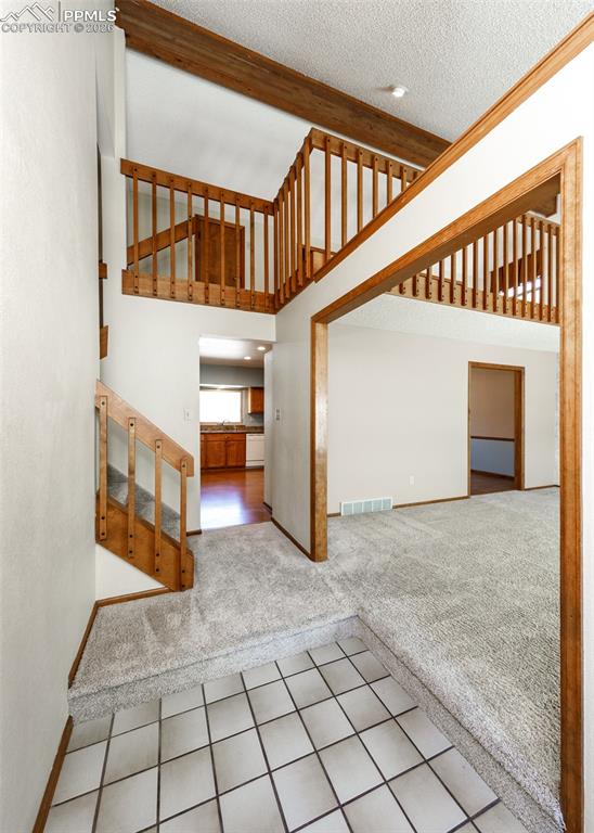 Image 17 of 34: Entry