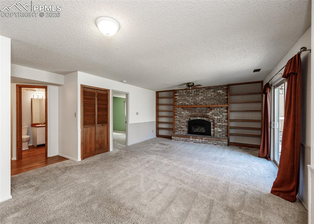 Image 19 of 34: Living Room