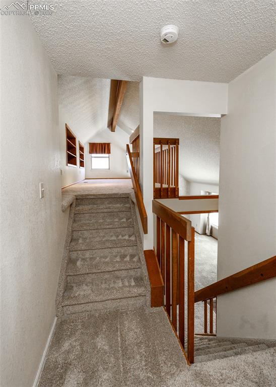 Image 25 of 34: Loft