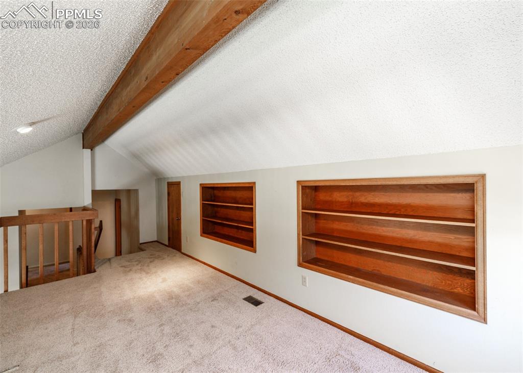 Image 27 of 34: Loft