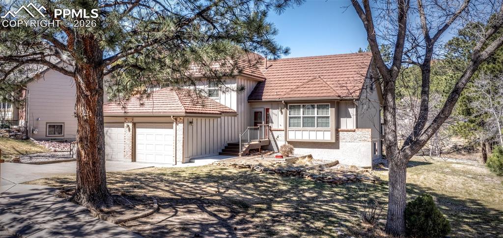 Image 3 of 34: Front of Structure