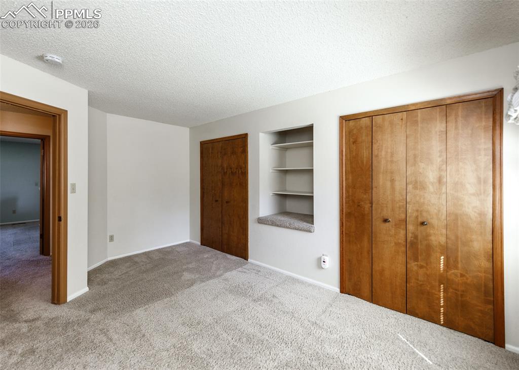 Image 33 of 34: Bedroom