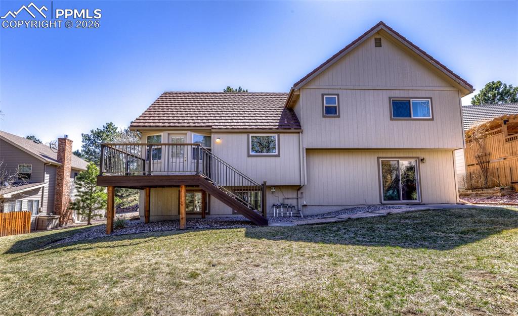 Image 6 of 34: Back of Structure