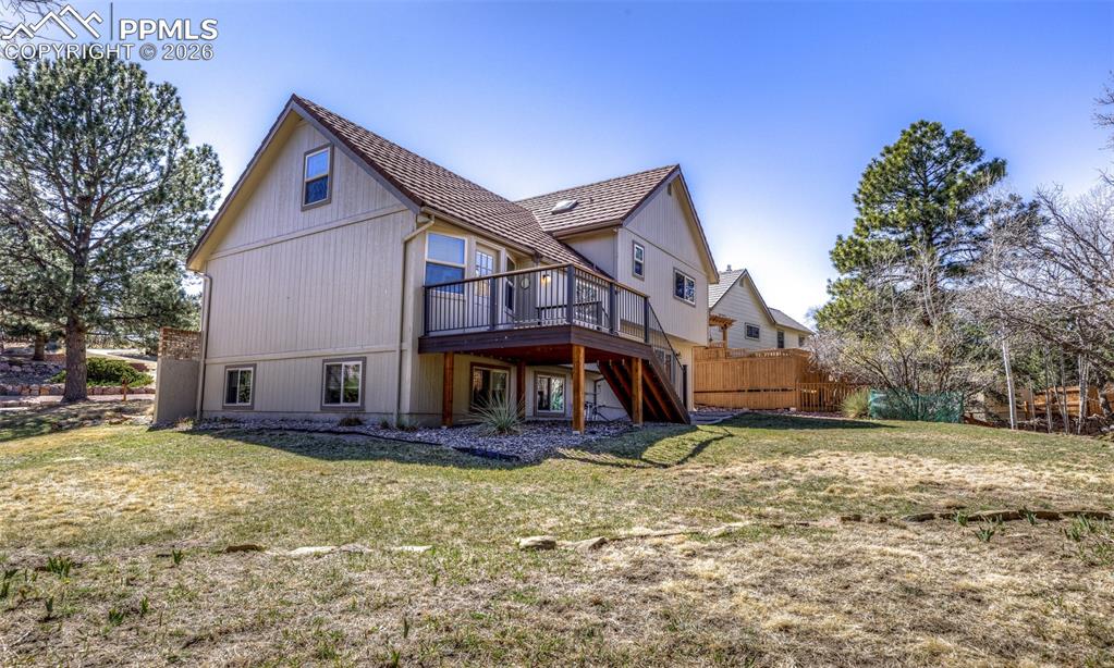 Image 7 of 34: Back of Structure