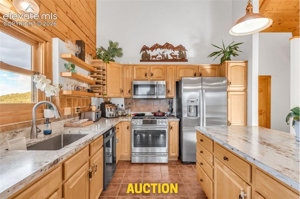 Image 7 of 42: Kitchen