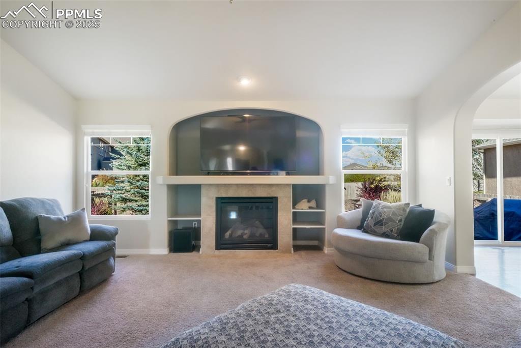 Image 10 of 50: Living Room