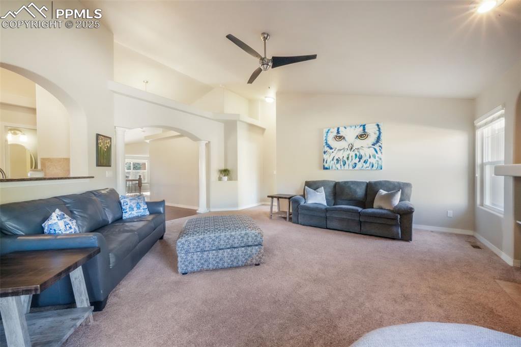 Image 14 of 50: Living Room