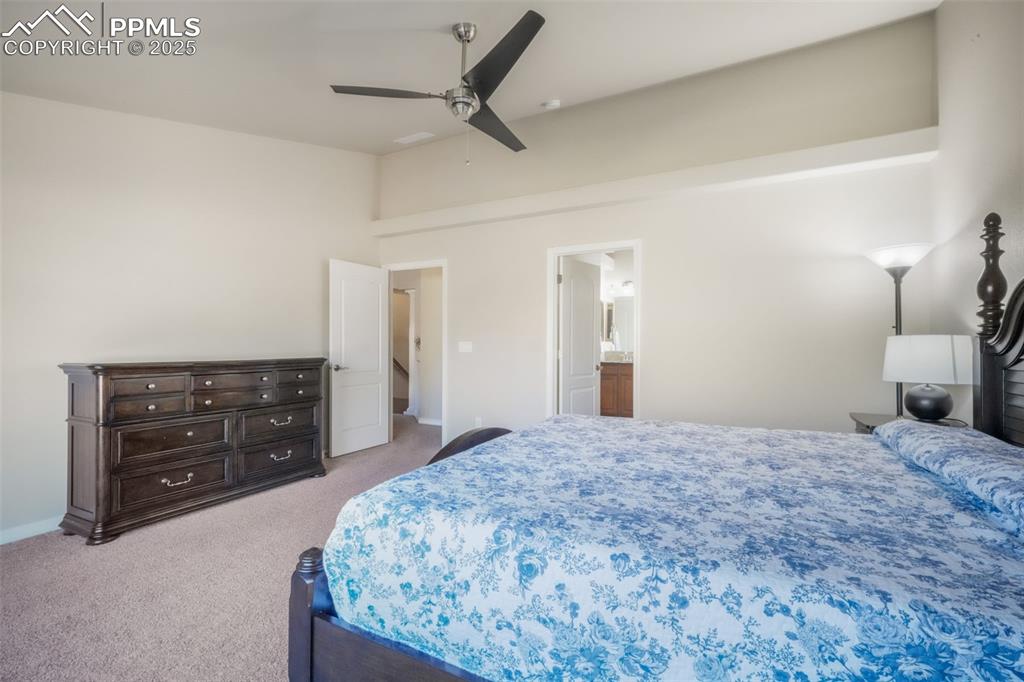 Image 29 of 50: Bedroom