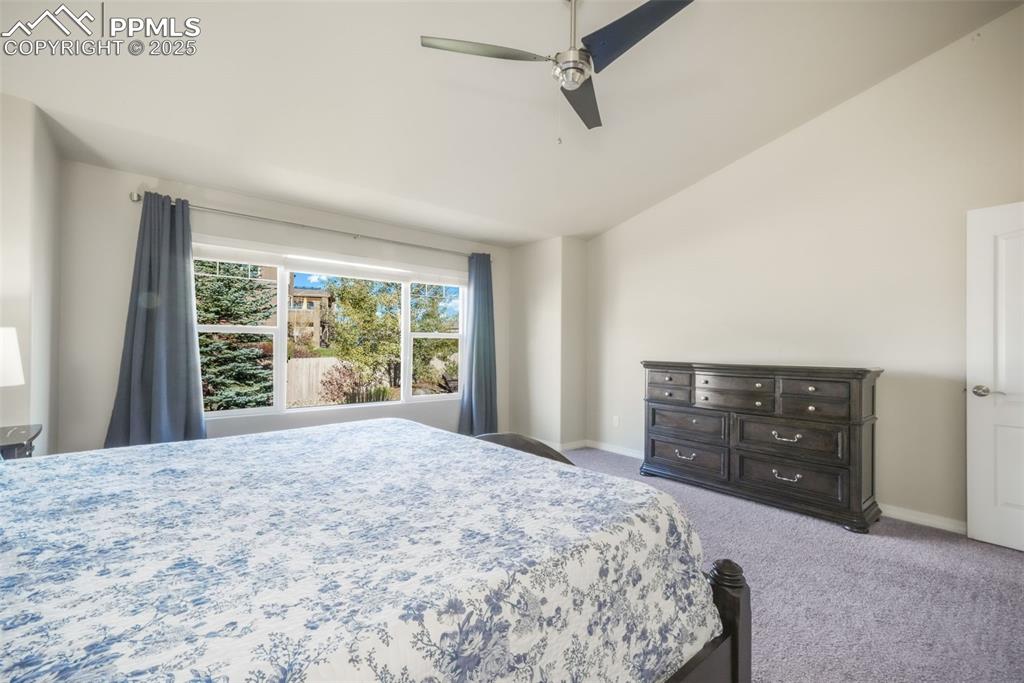 Image 30 of 50: Bedroom