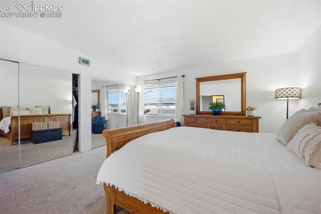 Image 34 of 46: Bedroom