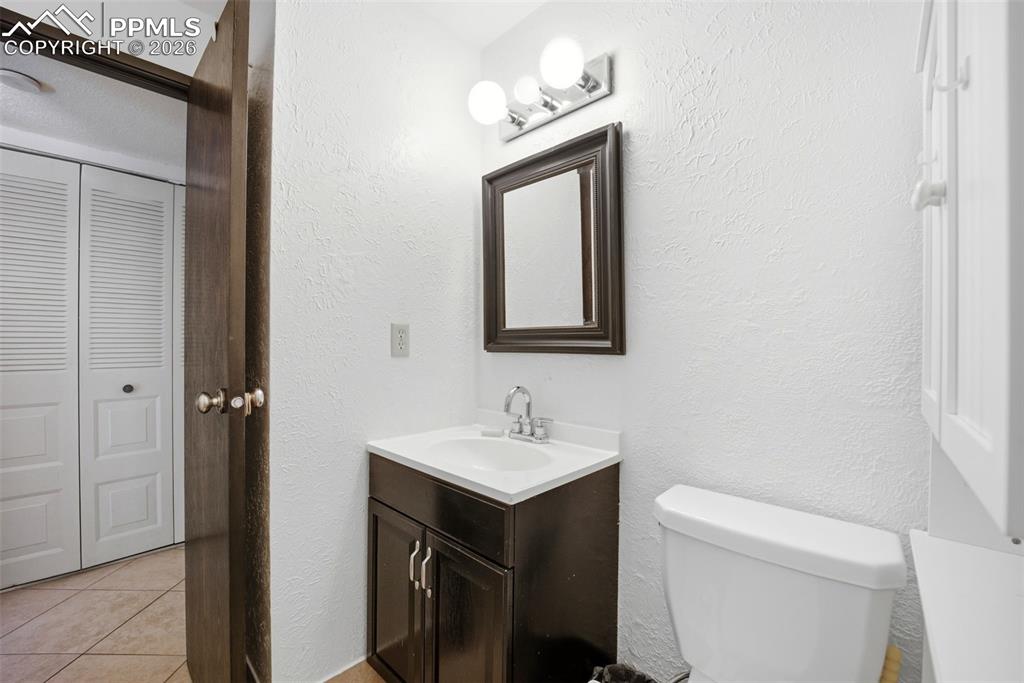 Image 40 of 46: Bathroom