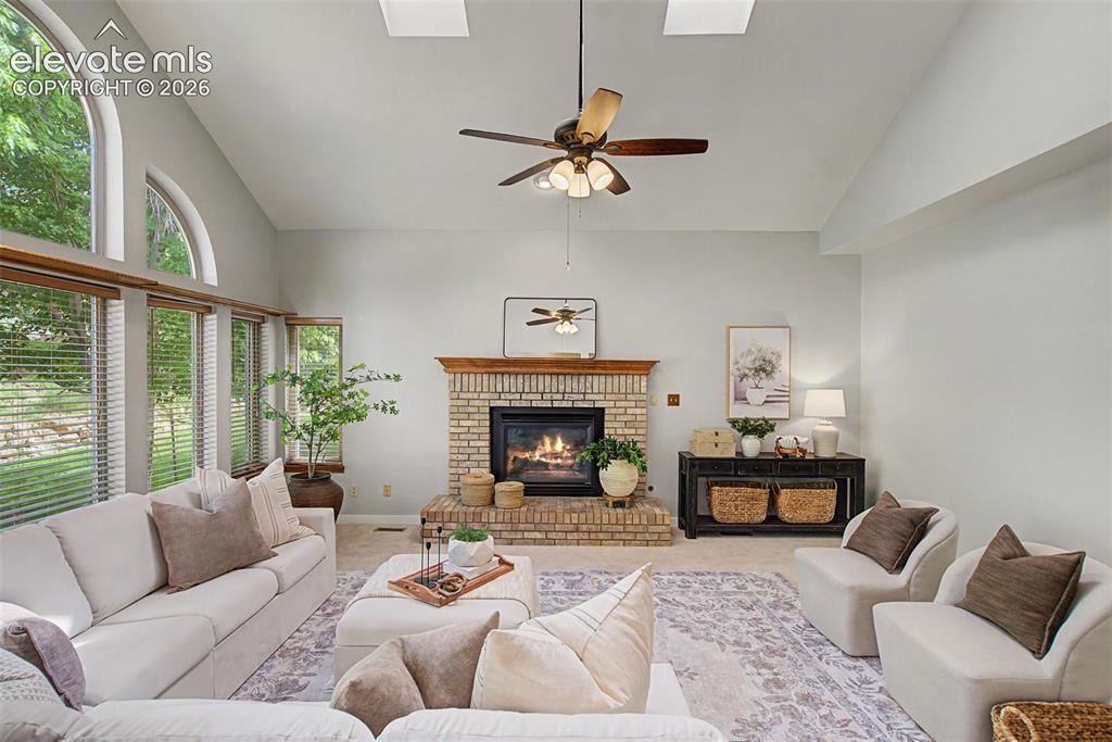 Image 16 of 41: Family Room