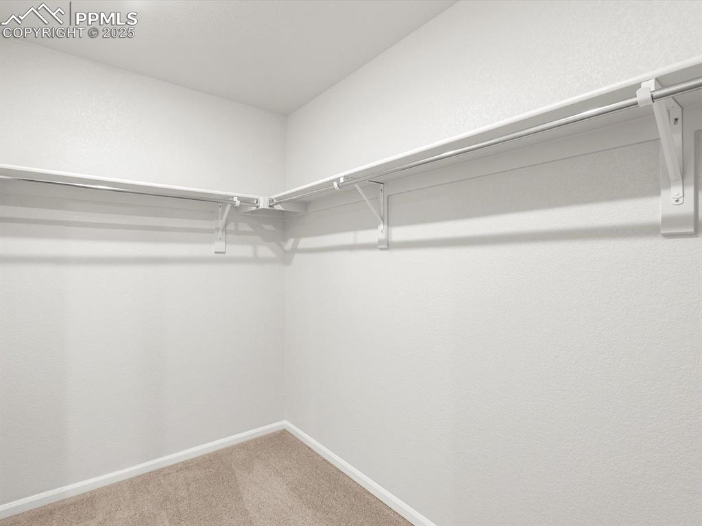 Image 17 of 24: Closet