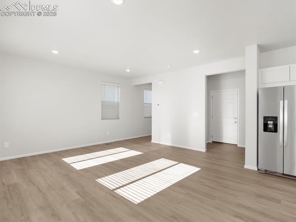 Image 4 of 24: Living Room