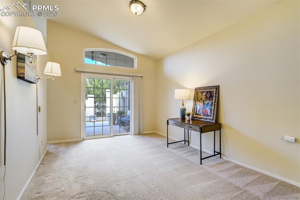 Image 12 of 50: Entry