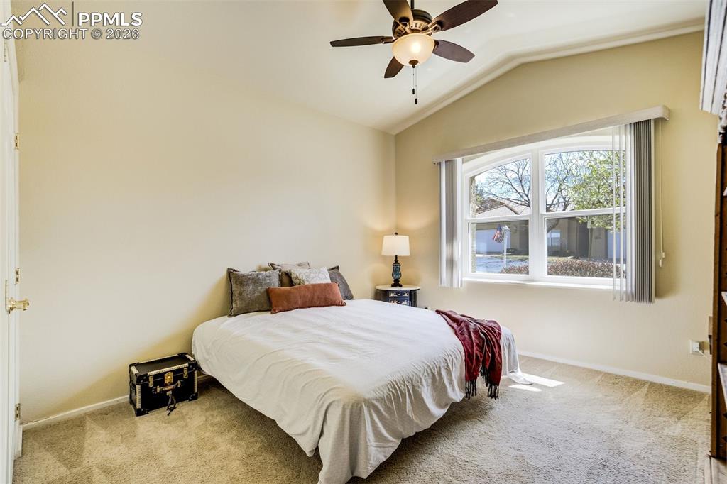 Image 27 of 50: Bedroom