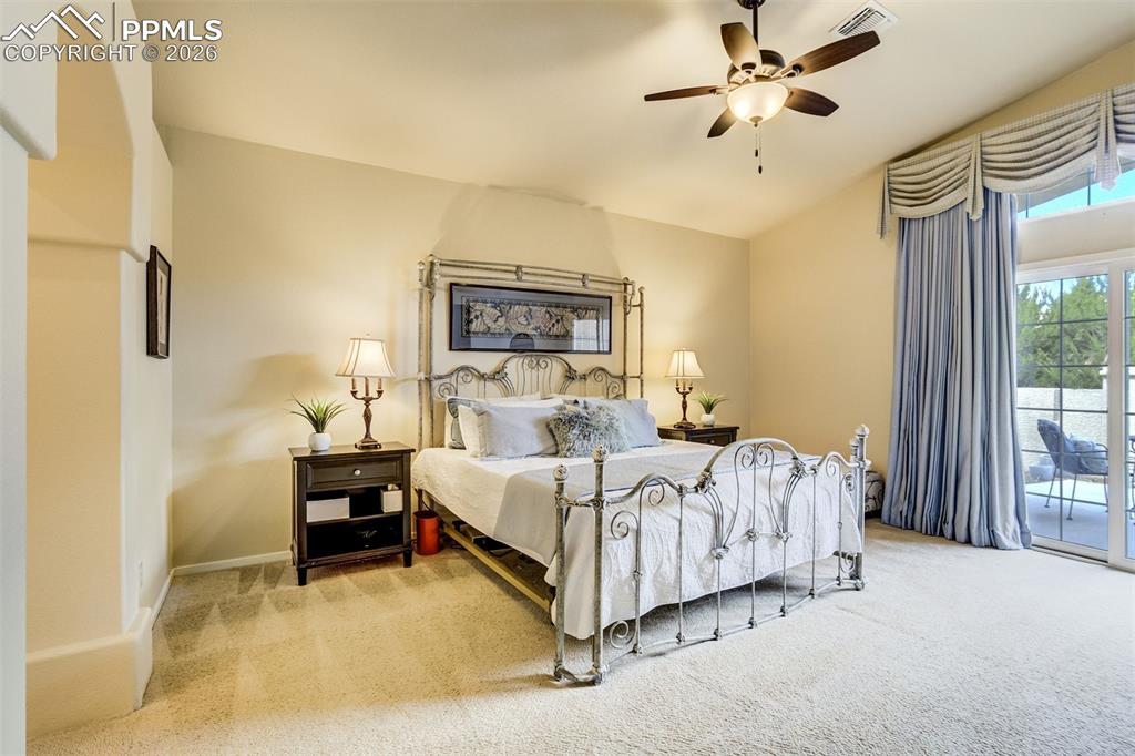 Image 30 of 50: Bedroom