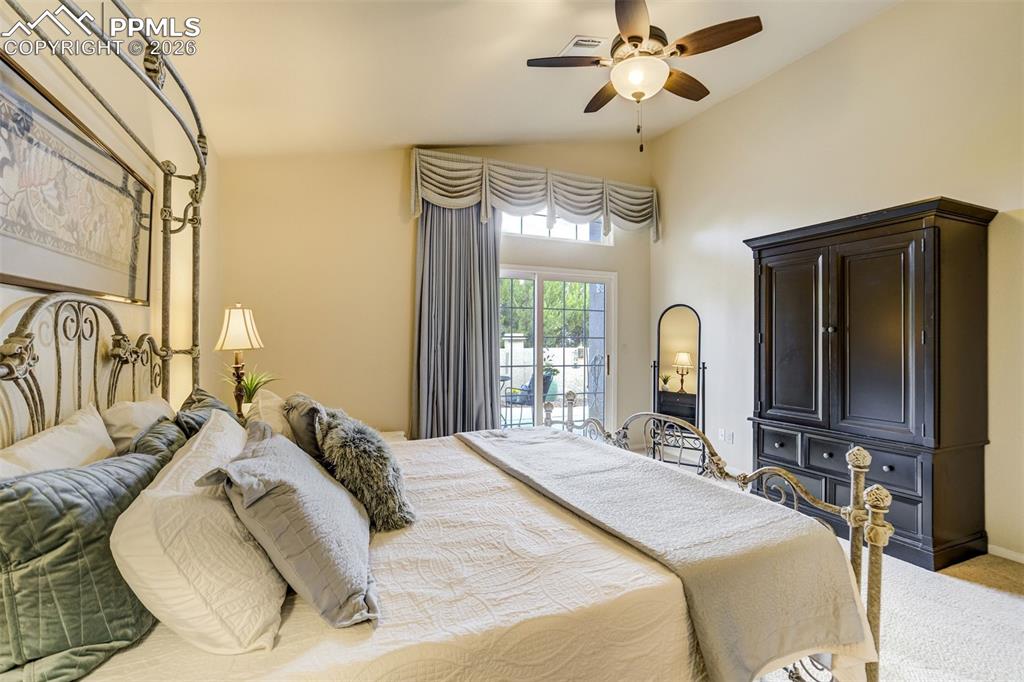 Image 31 of 50: Bedroom