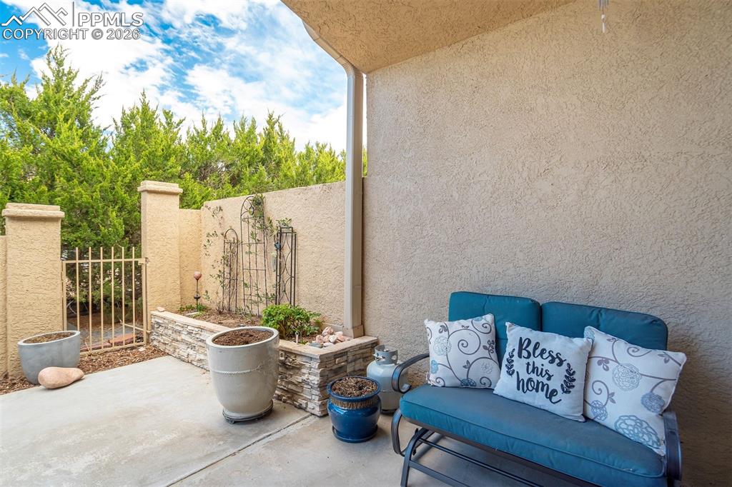 Image 40 of 50: Patio