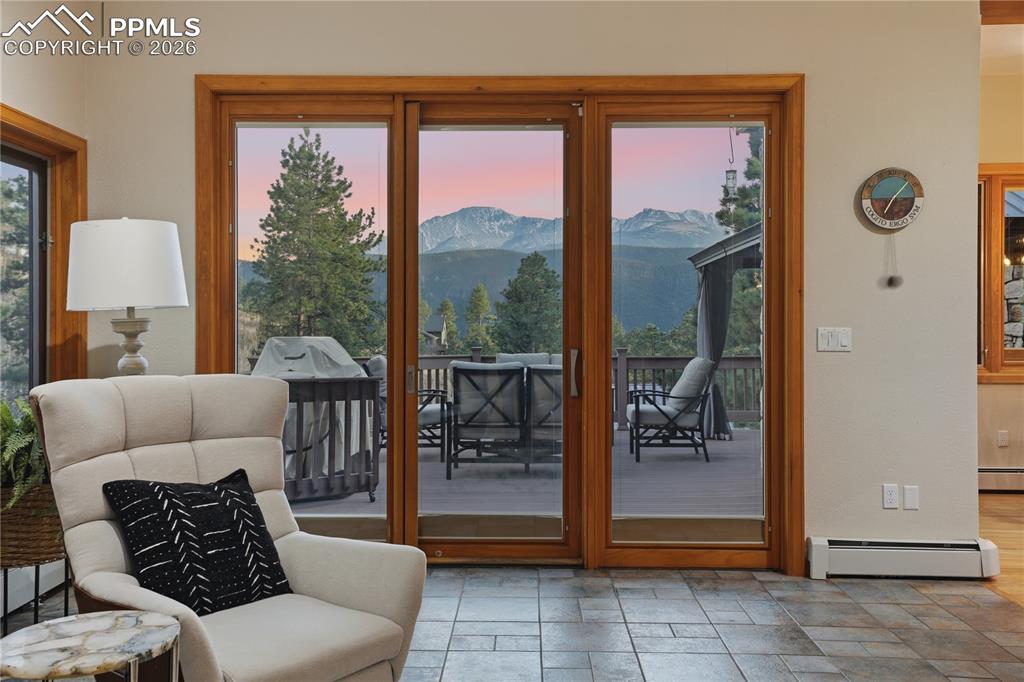 Image 18 of 50: Entry