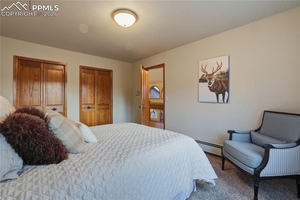 Image 36 of 50: Bedroom