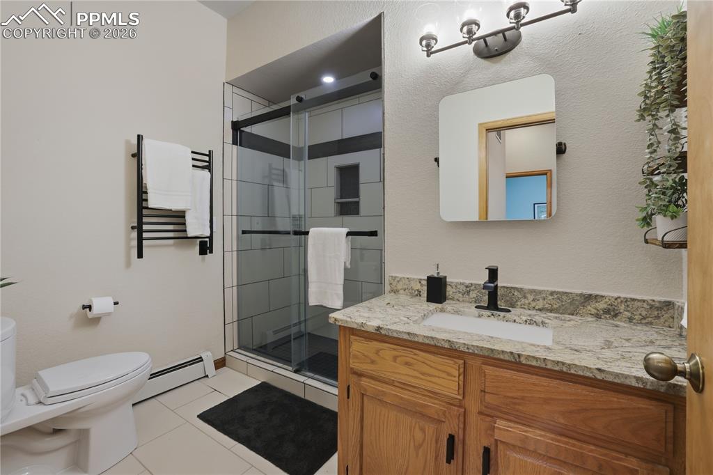 Image 42 of 50: Bathroom