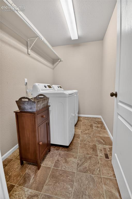 Image 21 of 38: Laundry