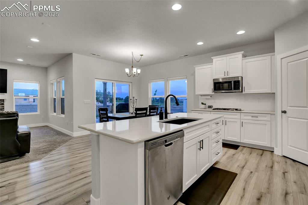 Image 18 of 34: Kitchen