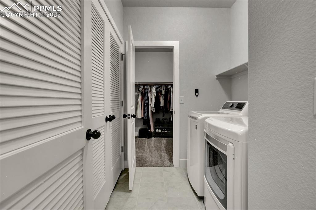 Image 34 of 34: Laundry