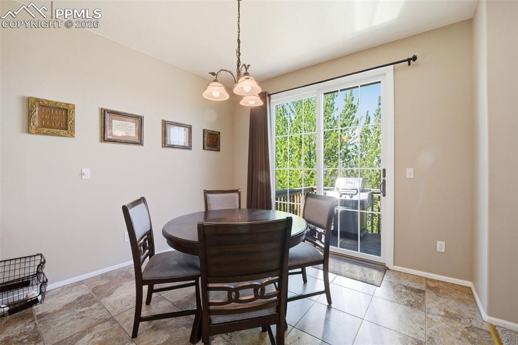 Image 12 of 45: Dining Area