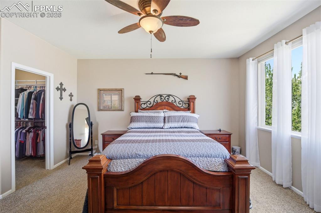 Image 19 of 45: Bedroom
