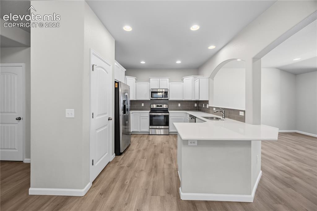 Image 10 of 44: Kitchen