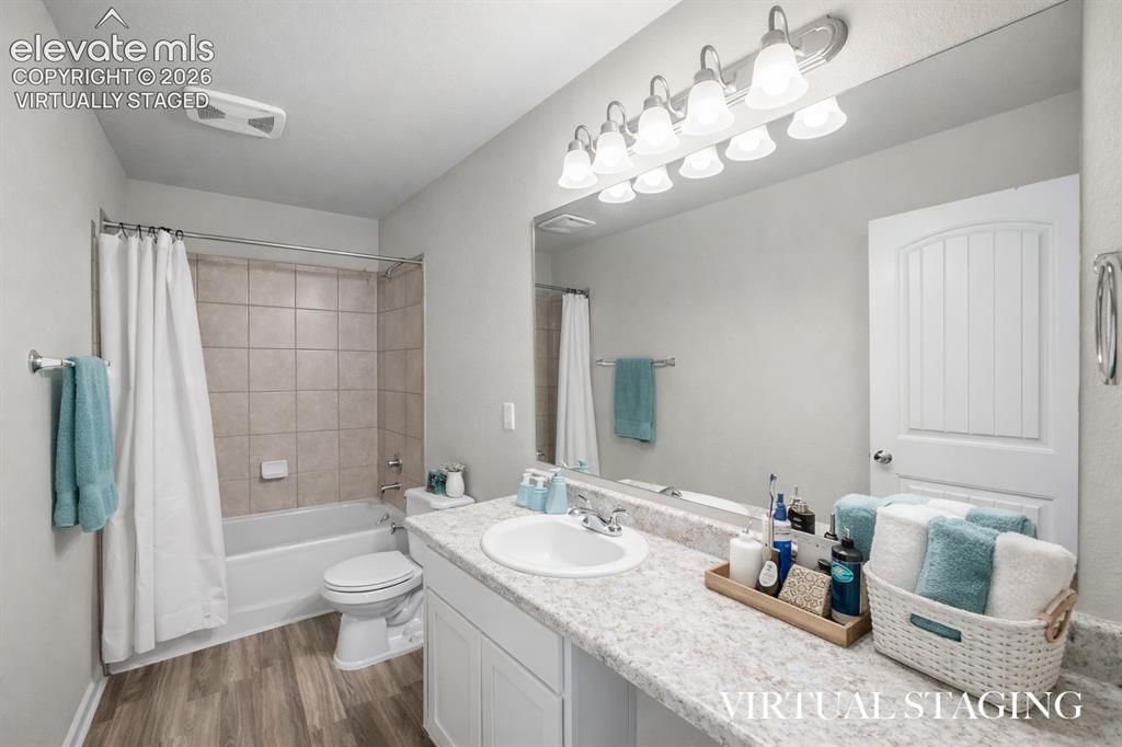 Image 32 of 44: Virtually Staged - Upstairs hall bath