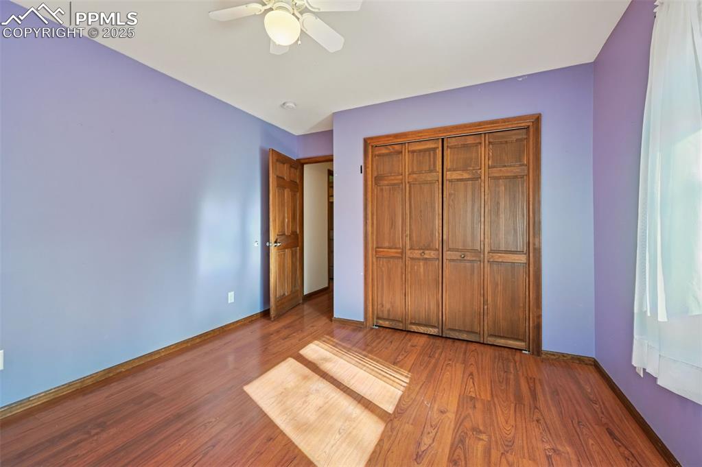 Image 22 of 47: Bedroom