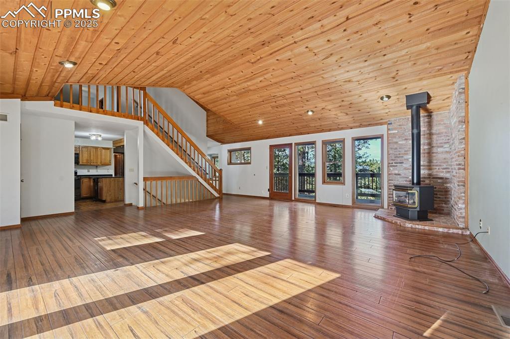 Image 5 of 47: Living Room