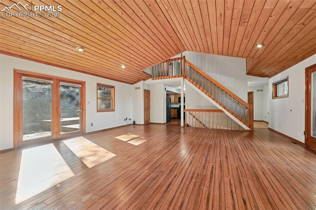 Image 8 of 47: Living Room