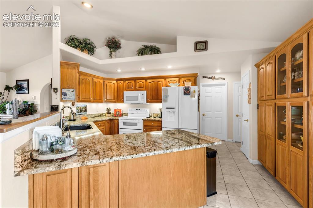 Image 10 of 48: Kitchen