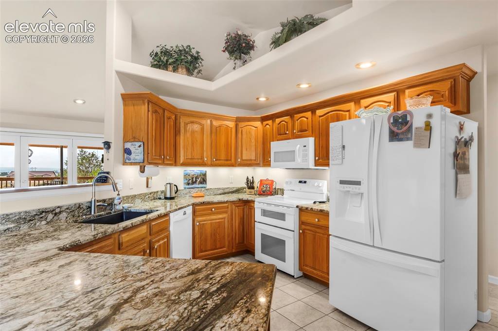 Image 11 of 48: Kitchen